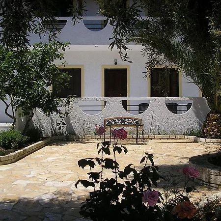 Olympia Paxos Szálloda Gáiosz