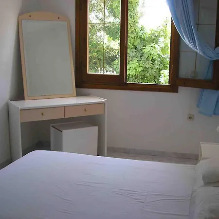 Olympia Paxos Szálloda 4*
